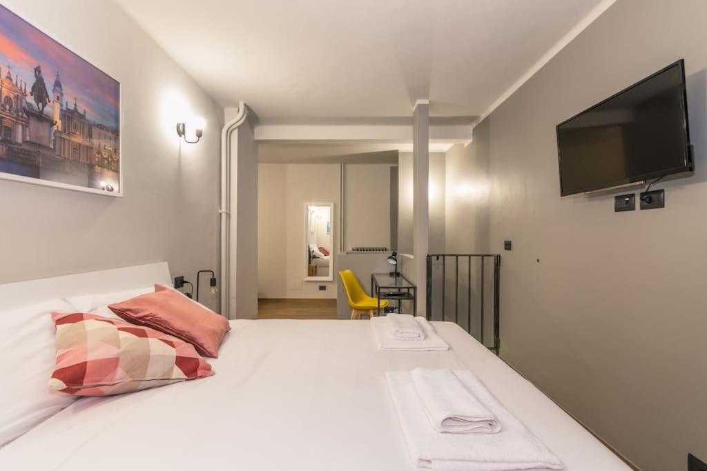 Dora 33 * Turin